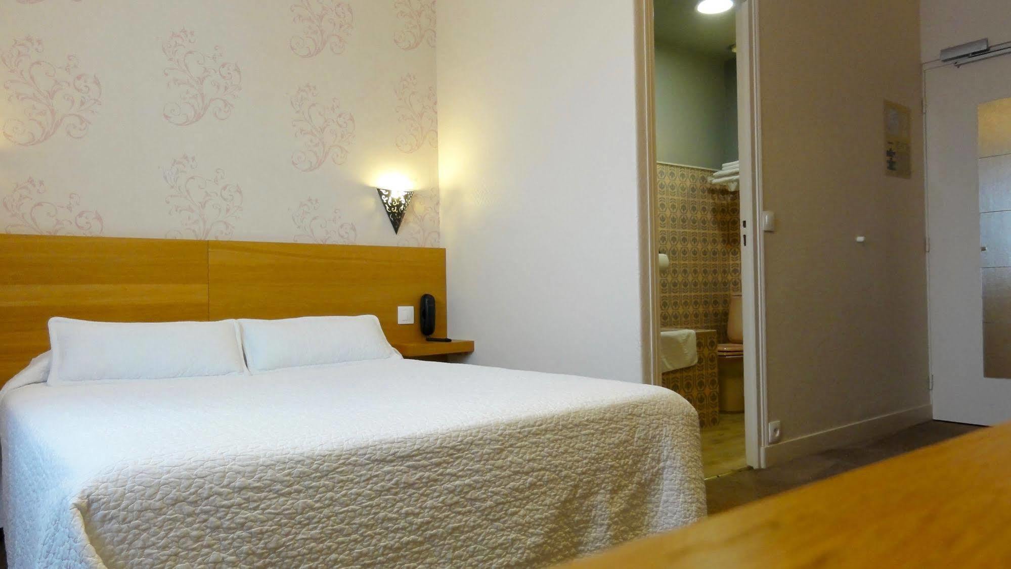 Logis Hotel Restaurant Clair Cottage, Chisseaux - Chenonceaux ภายนอก รูปภาพ